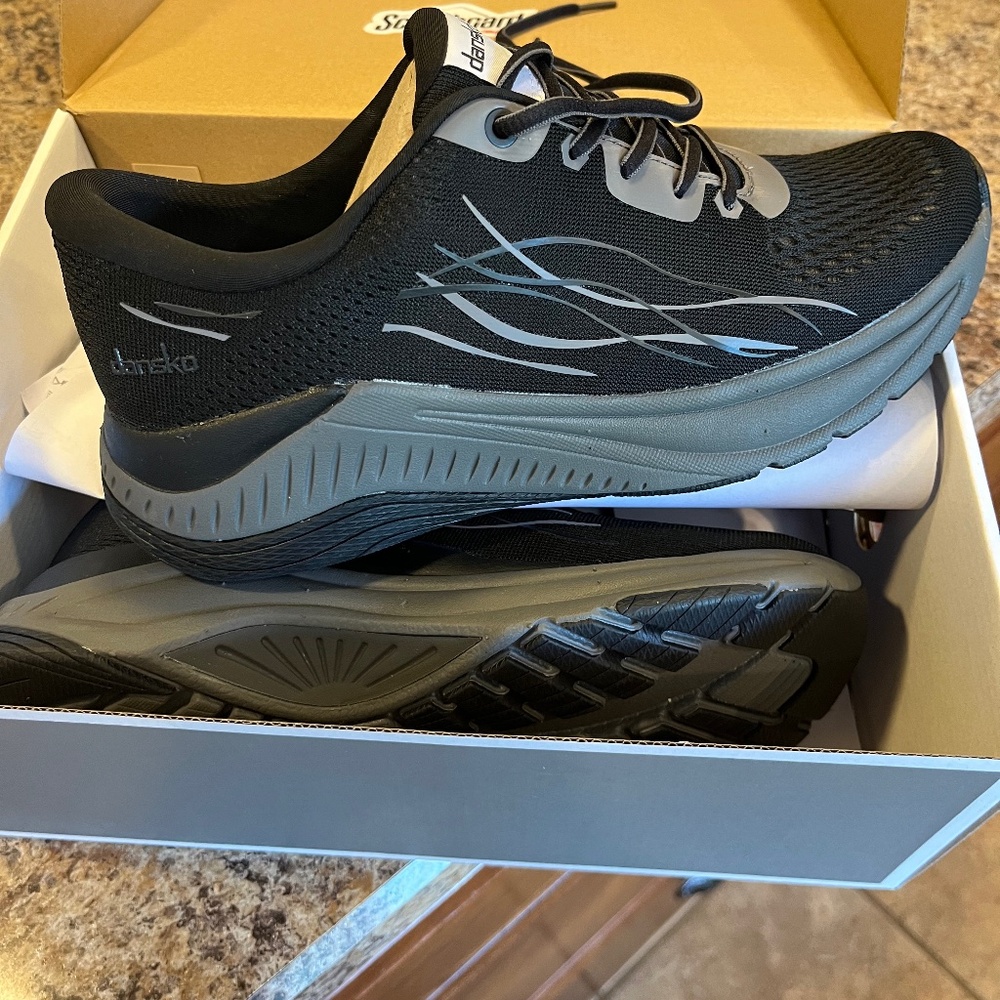 Dansko Pace sneakers